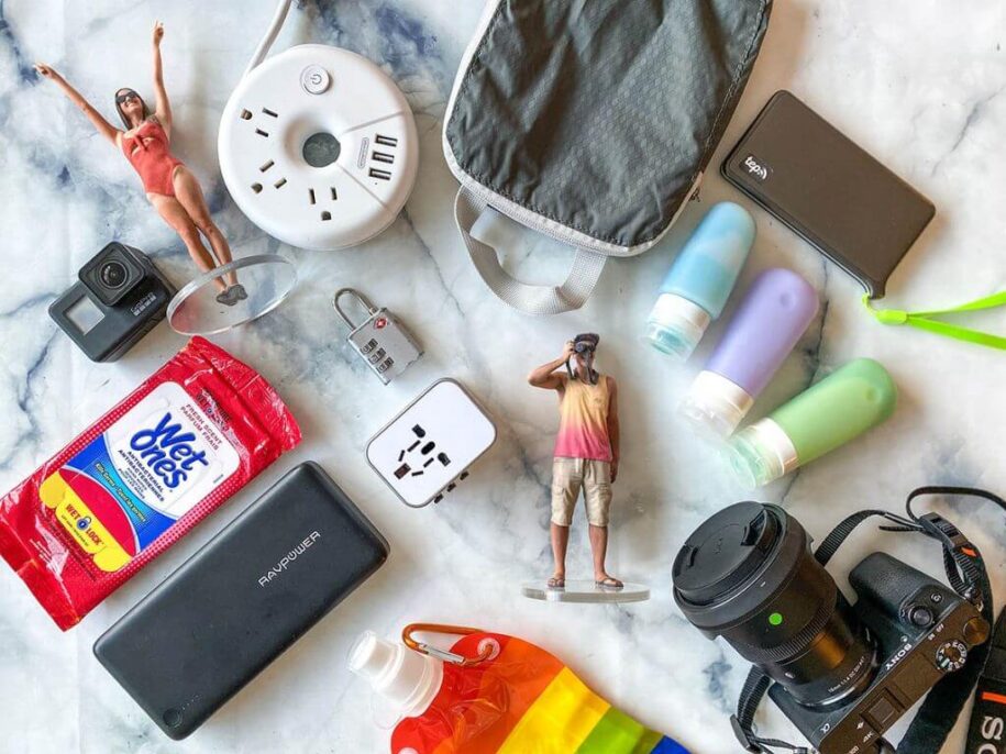 Top 25 Unique Travel Gifts for Women, Men & Couples in 2025